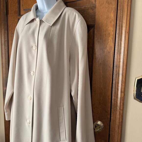 Saks Fifth Avenue Ivory Coat Size 3X - Picture 5 of 12